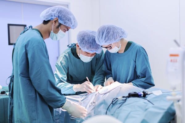 Laparoscopic Hysterectomy Surgeon in Pune | Dr Mahindra Borse